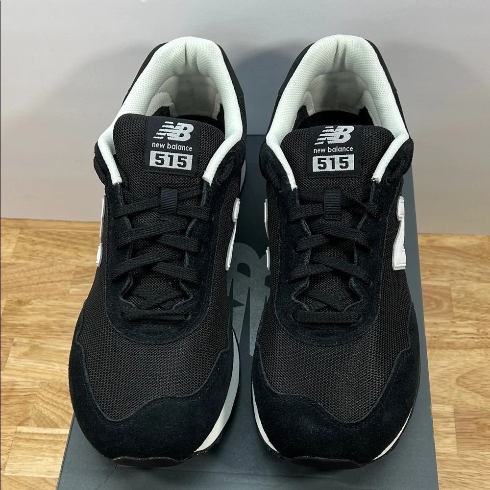 NEW New Balance Men's 13 Classics Black and‎ White Sneakers